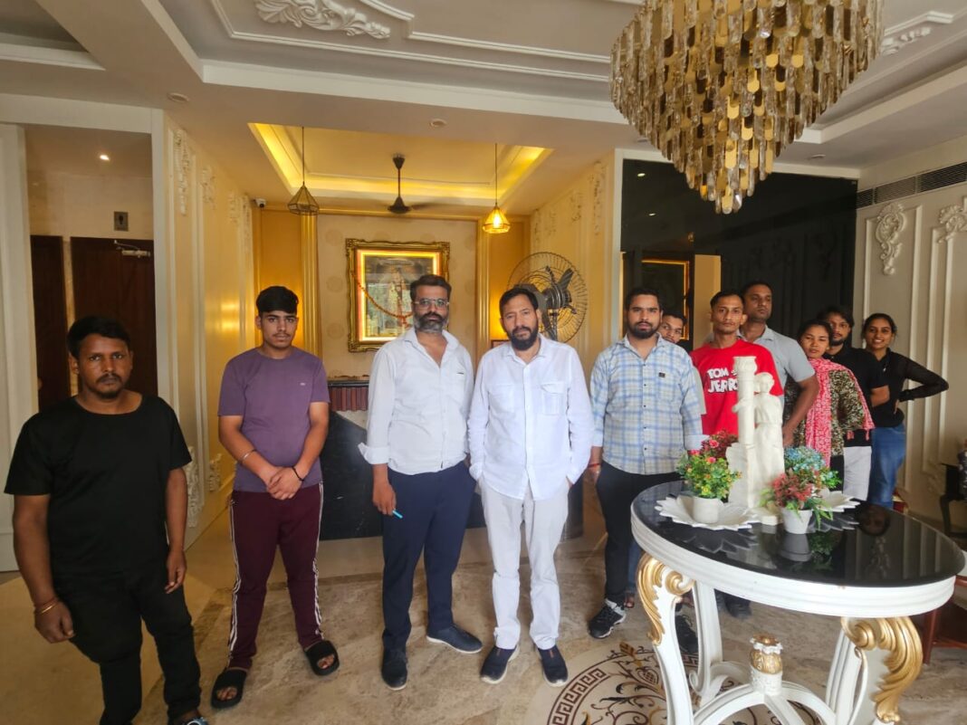 राष्ट्रवादी रीजनल पार्टी के हस्तक्षेप के बाद होटल कर्मियों का वेतन जारी