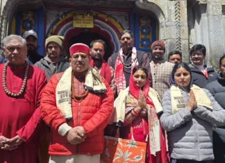 केदारनाथ-बद्रीनाथ पहुंचे सतपाल महाराज, चारधाम यात्रा व्यवस्थाओं का लिया जायजा