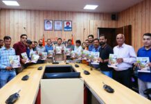 मुख्यमंत्री श्री पुष्कर सिंह धामी ने उत्तराखंड प्रेस क्लब की स्मारिका ‘गुलदस्ता’ का किया विमोचन
